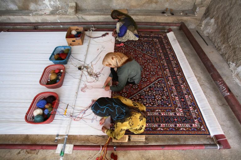 قالیشویی در اژیه اصفهان