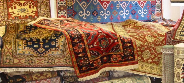 قالیشویی در فیض اصفهان